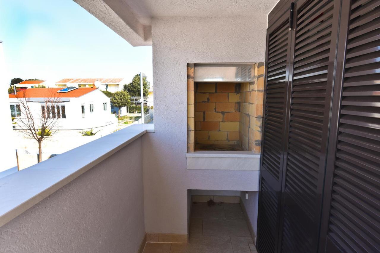 Apartmani Astrado Petrcane Bagian luar foto