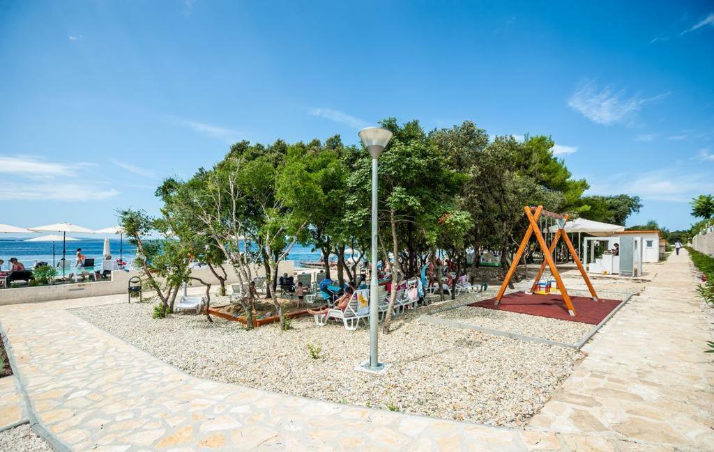 Apartmani Astrado Petrcane Bagian luar foto