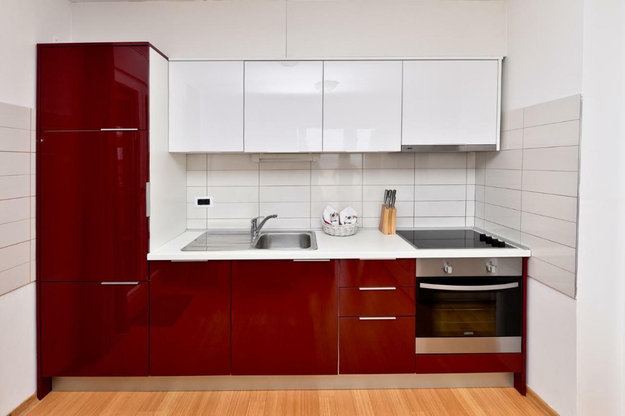 Apartmani Astrado Petrcane Bagian luar foto