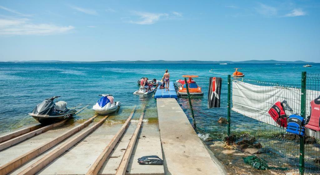 Apartmani Astrado Petrcane Bagian luar foto